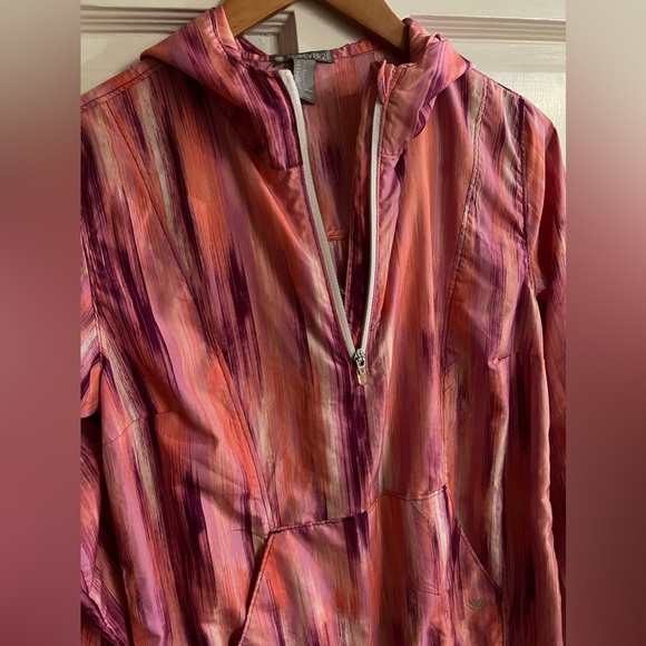 Wind Breaker - Picture 2 of 4